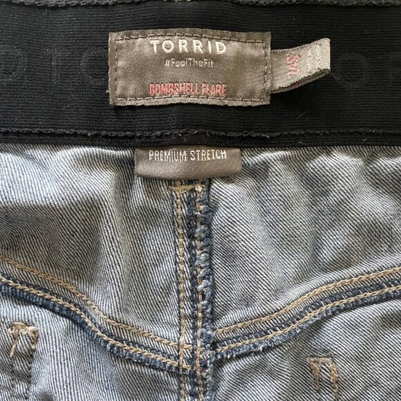 Torrid Bombshell Flare Premium Stretch Denim Jeans Booty Shaping Womens Size 24S - Picture 5 of 7